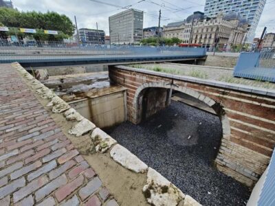 Antwerp: Historical Walking Tour in the Old City - Saint Carolus Borromeus Church: guided viewpoints you can’t get from outside photos