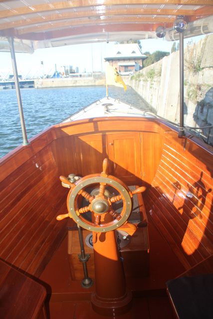 Antwerp: Private Old Harbour Boat Tour Incl. Drinks & Snacks - Step Off Land: Boarding the 1918 Rien Elisabeth at MAS
