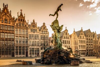 Antwerp Scavenger Hunt and Highlights Self Guided Audio Tour - Getting set up: the World City Trail app and the phone checklist