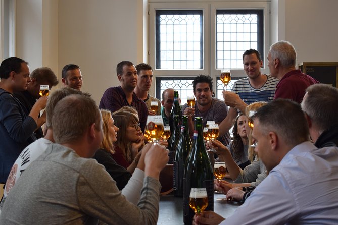 BeerWalk Brussels (Dutch guide) - Guides and group size: what to expect in a small group of 20