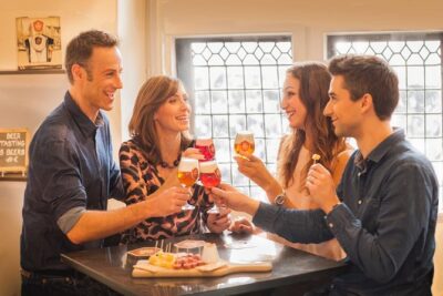 BeerWalk Brussels (English guide) - Stop 1: Les Brasseurs for a proper folk-pub start