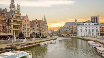 Best of Gent: Private Walking Tour with a Local - Start at Korenmarkt: Your Orientation Point for the Whole Day