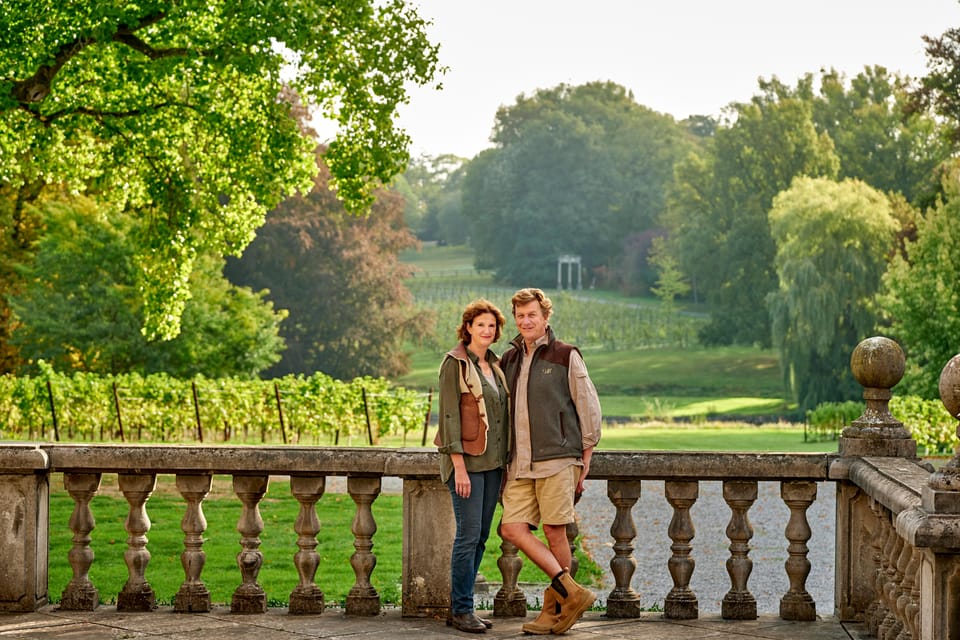 Bioul (near Dinant) : Château de Bioul Tour and Wine Tasting - First impressions at Château de Bioul (near Dinant)