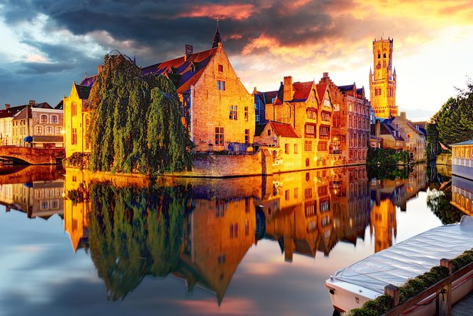 Bruges bus tour from Brussels - Minnewater Lake (Lake of Love): the postcard moment that actually has a story