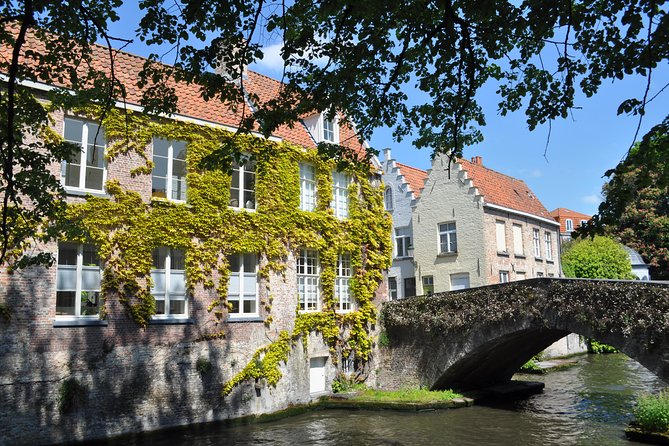Bruges by bike with friends and family! - Stop 5: Poertoren Tower and the Defensive City Walls