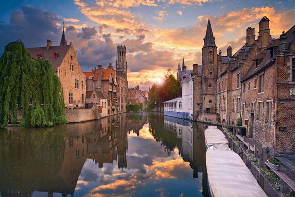 Bruges : Highlights & Hidden gems Walking Tour - Following the canals and Kanaal Gent-Brugge for a fast city orientation