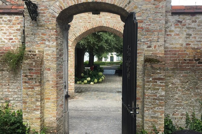 Bruges’ Legends and Hidden Treasures: A Self-Guided Audio Tour - Belfort Stories: History Plus Quirky Little Details