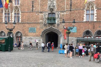 Bruges’ Legends and Hidden Treasures: A Self-Guided Audio Tour - Markt Square Start: Getting Your Bearings Before You Wander