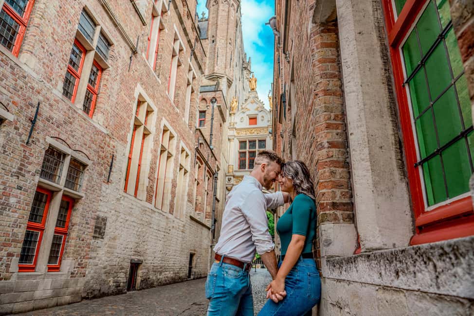 Bruges : Your private 1 hour photoshoot in the medieval city - Price and value: $353 for up to 5 people