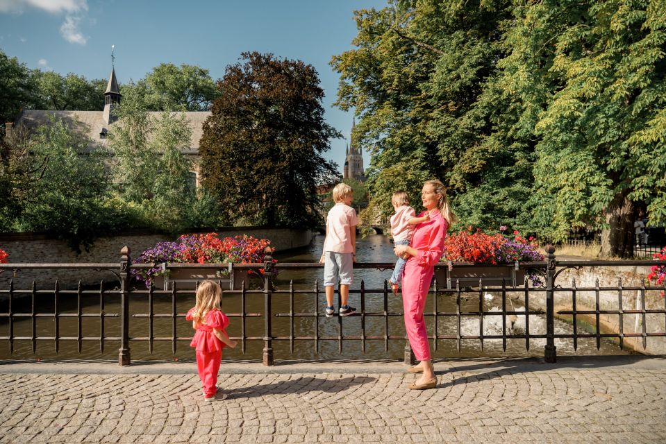 Bruges : Your private 30min. photoshoot in the medieval city - A 30-Minute Private Photoshoot That Fits Real Travel Days