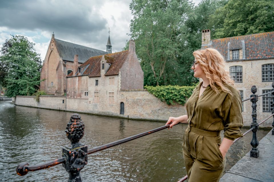 Bruges : Your private 30min. photoshoot in the medieval city - Where You Start: Jan van Eyckplein and That Handy Statue Landmark