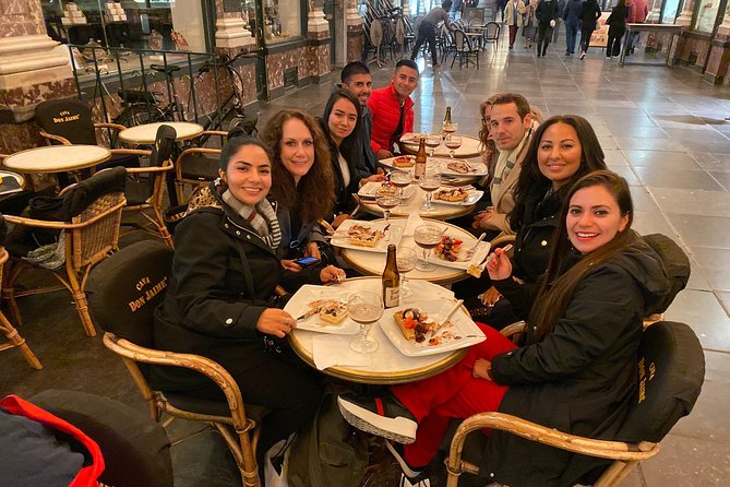 Brussels Chocolate Beer Waffle and Belgian Whiskey All-in-One (Small Group) Tour - Walking the Sights: Manneken Pis, Jeanneke Pis, and Zinneke Pis