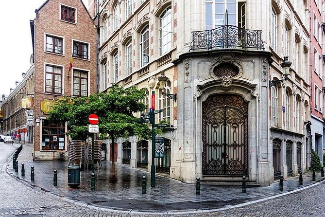 Brussels Chocolate Tour Private & Personalized with a Local Guide - Stop 3: Charming Squares, Maisons du Chocolat, and the Oldest Shop