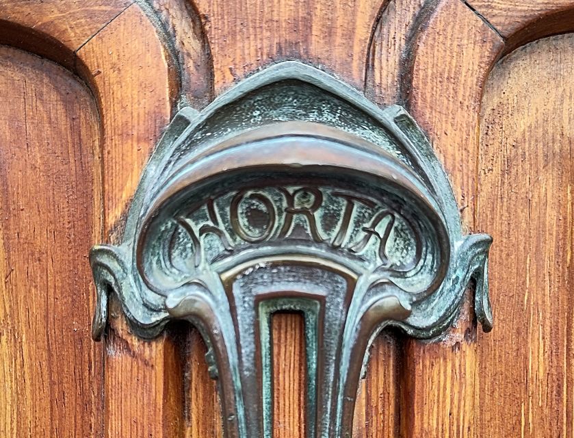 Brussels: Fall and Rise of Art-Nouveau Guided Tour - The guide and the teaching style: clear answers beat guessing