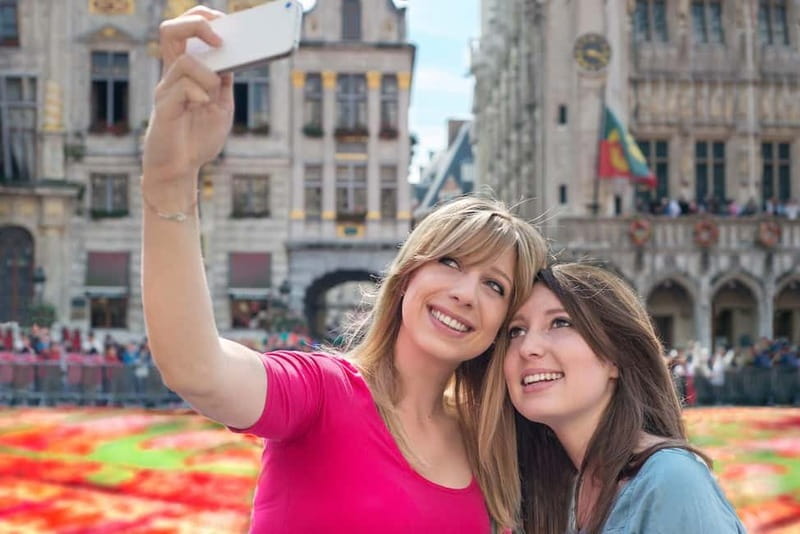 Brussels: Highlights and Hidden Corners Private Guided Walk - Rue-Style Brussels: Église Saint-Nicolas Durbuy, Cozy Streets, and the Street-Level Stories