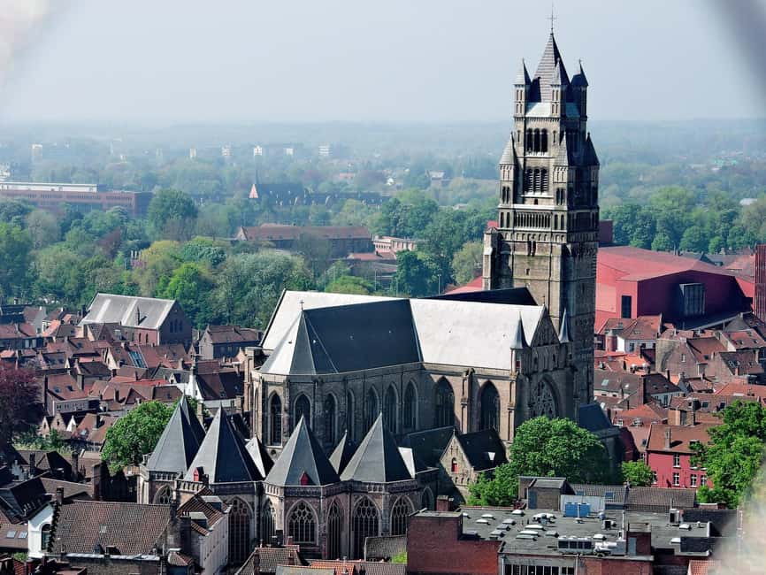 Brussels: Private & Customizable Day Trip to Bruges - Walking Bruges the way it’s meant to be seen