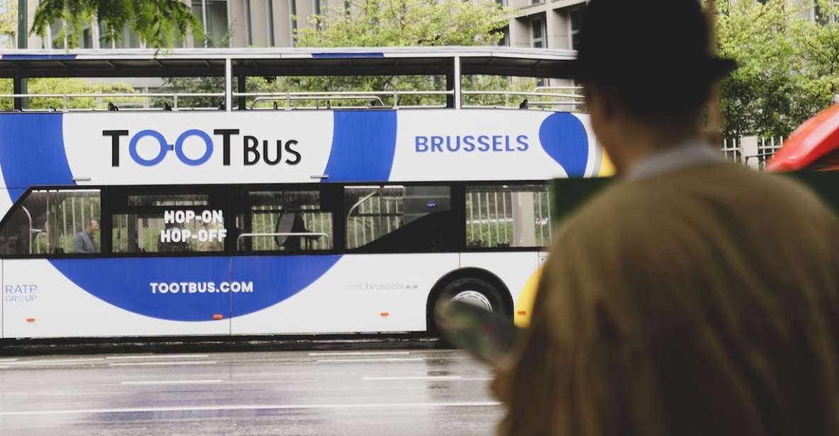 Brussels: Sightseeing Sunset Bus Tour - Meeting point and timing: why 8:00 PM works