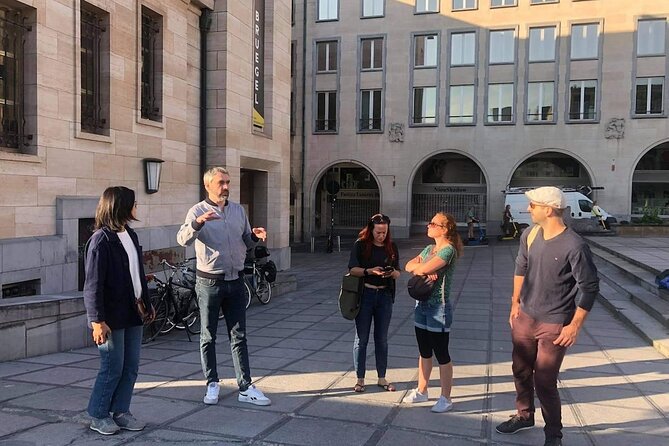 Brussels Walking and Tasting Tour (Beers,Chocolates&Fries/Waffle) - Grand Place: buildings that literally changed with time