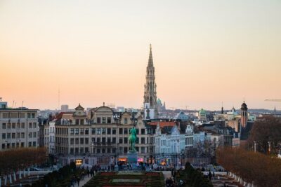 Brussels Walking Tour with Waffle Tasting: History and Delights - Meeting at Bourse-Beurs and pacing the route