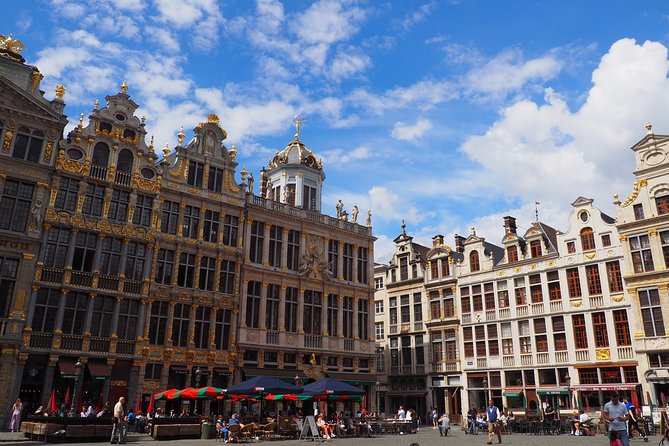 Discover Brussels while escaping the zombies! Escape game - Practical logistics in Brussels: start time, walking, and your phone