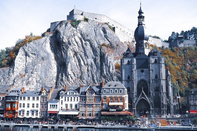 Discover Dinant while playing! Escape game - The alchemist - Getting Started at Place Albert Ier (And How the Flow Feels)
