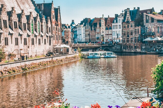 Discover Ghent while playing! Escape game - The alchemist - Team energy: private groups up to 6 people