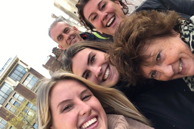 e-Scavenger hunt Brussels: Explore the city at your own pace - What you’re really doing: riddles, audio clips, and photo checks