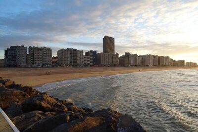 e-Scavenger hunt Ostend: Explore the city at your own pace - Price and time: value that depends on your group size