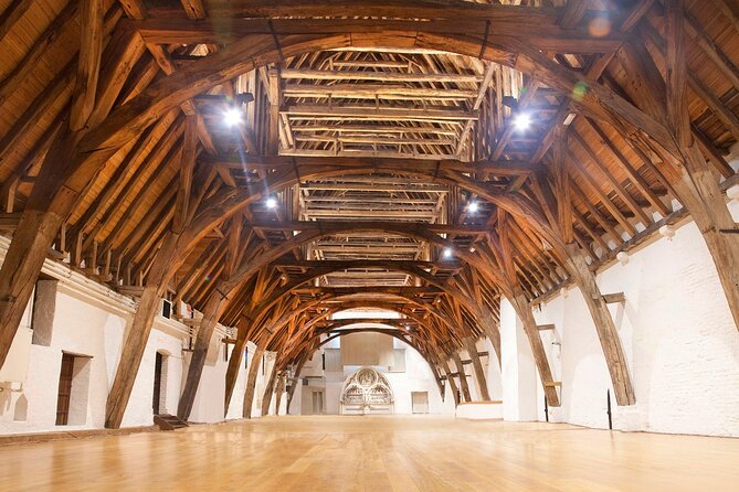 Exclusive Bruges Churches Tour: Admire Michelangelo’s Masterpiece - Pace, questions, and how the tour is handled in real life