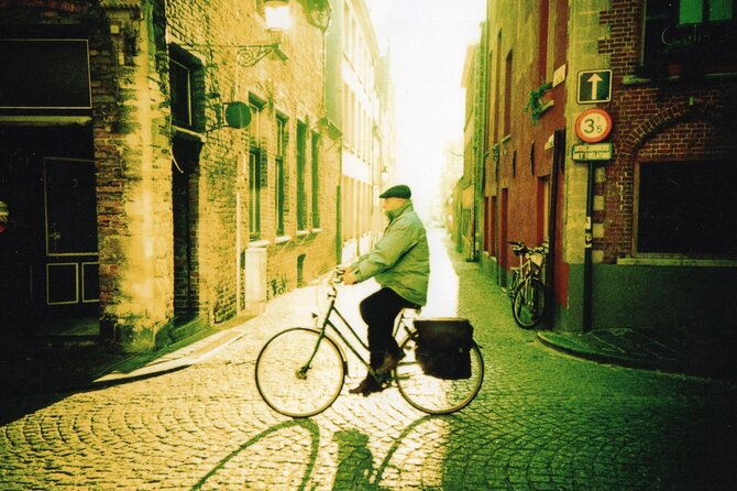 Explore the Instaworthy Spots of Bruges with a Local - Rozenhoedkaai: Bruges’ most photographed canal angle, explained