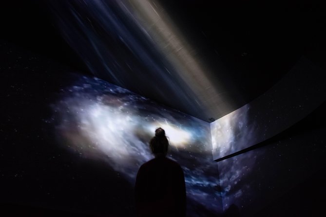 Floating in the clouds - The Float Room: Epsom Salts, Sensory Deprivation, and the Sea of Clouds
