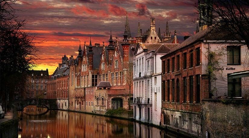 From Brussels: Bruges Day Trip with Boat Tour Option (ES) - Your 4 Hours Free Time: How to Use It Like a Local