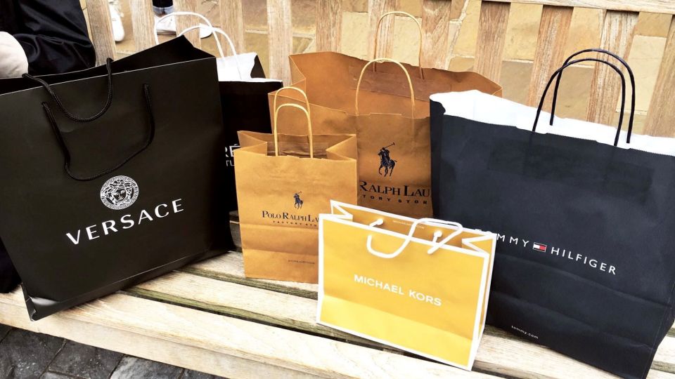 From Brussels: Maasmechelen Outlet Shopping Trip - Service Notes: Driver Languages and Return-Coach Tips