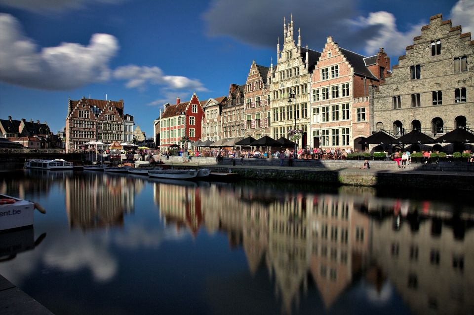Ghent: 40-Minute Historical Boat Tour of City Center - The guide experience: stories, jokes, and clear narration