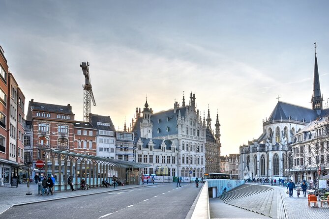 Leuven: City Walk with Audio Guide in 7 Languages on your Phone - Getting the app ready: phone, headphones, internet, and GPS