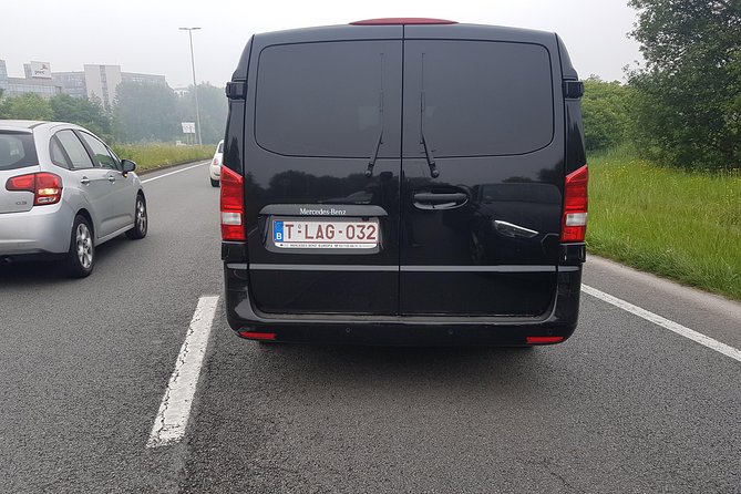Luxury Minivan from Charleroi airport to the city of Brussels - Meet-and-greet at Charleroi: how to avoid the airport maze