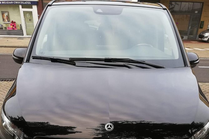 Luxury Minivan from Charleroi airport to the city of Brussels - Price and value: $242.85 for up to 8 people
