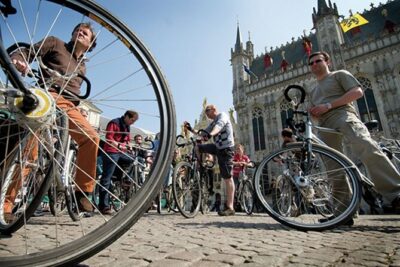 Private Bruges 3.5-Hour Guided Bike Tour: Discover Hidden Gems - Getting rolling at Stationsplein 5 (and what’s included)