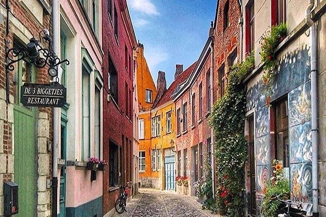 Private Hidden Gems Walking Tour in Ghent - The long first stop: Ghent City Center, off the main tourist route