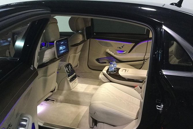 Private Transfer from Brussels Airport to Bruges By Business car - Comfort on Board: WiFi, Air Conditioning, and the Practical Little Extras
