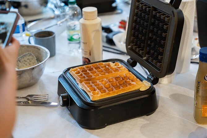 The Waffles 'n Coffee Breakfast in Bruges Centre - How long it takes and when to arrive in Bruges