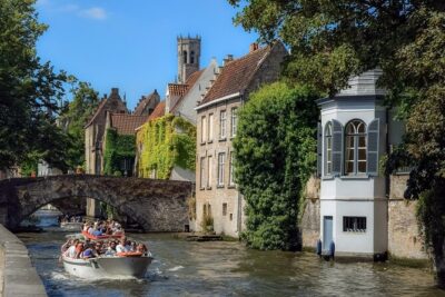 Walking tour of Bruges with boat option and/or beer tasting - Ten Wijngaarde Beguinage: medieval calm, UNESCO listed